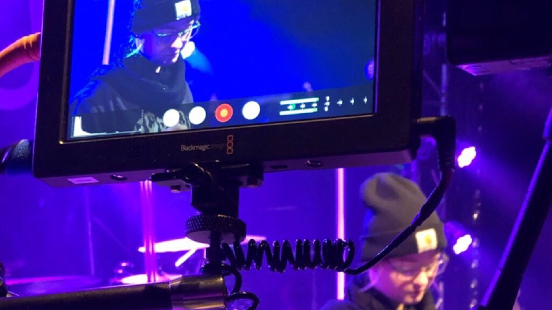 Bildeinrichtung für den Live Stream Bulli Vor der Show von Balu führen wir die Bildeinrichtung und Kamerabgleich durch